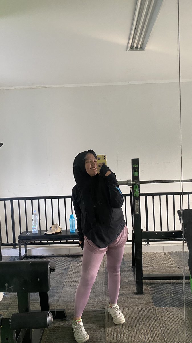 urbiggestkarma_'s tweet photo. Gym sendirian mulu gapunya temen ya
Lah kok tau https://t.co/c6iM1LFnBz