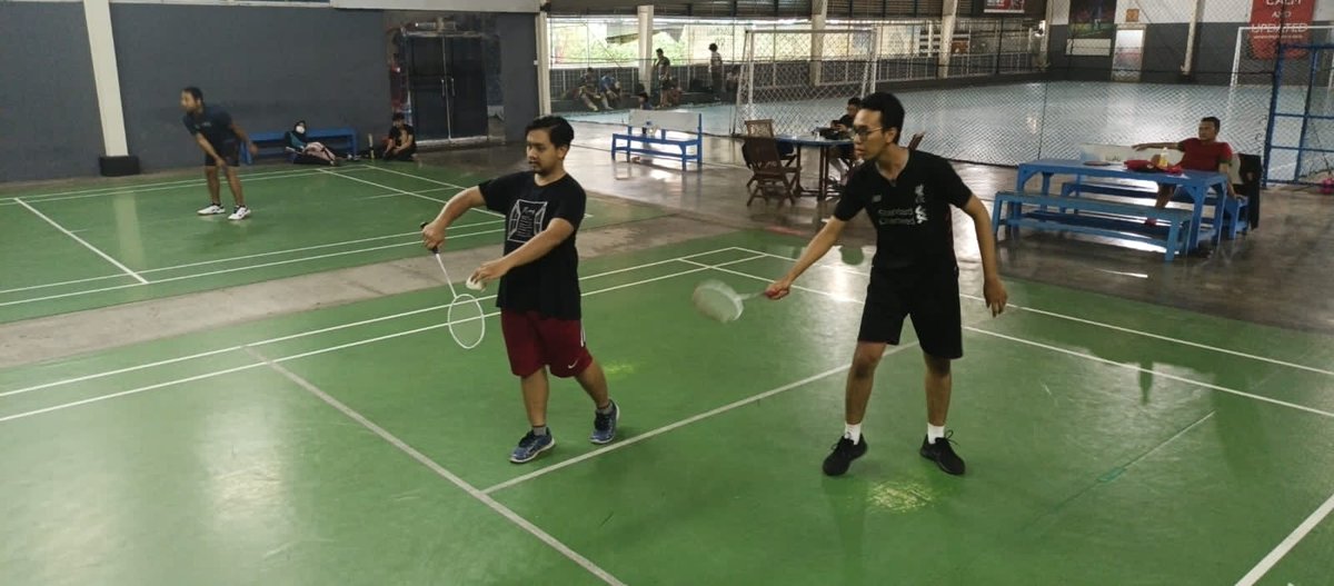 KhuddamLA's tweet photo. Kegiatan olahraga bulutangkis khuddam LA #infokhuddam https://t.co/TrNH0g1Kbc