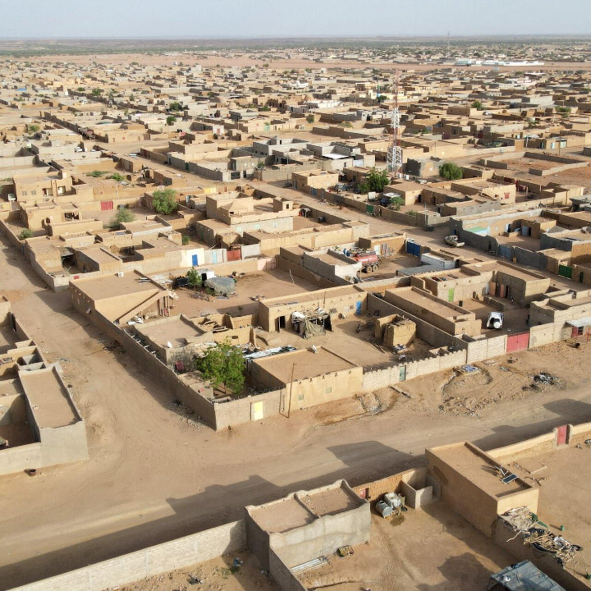 KaniBanda's tweet photo. LIBÉRATION DE #Kidal

Bravo à nos frères maliens

Le mali a réussi en 1 mois ce que cette armée française n'a pas réussi en plus de 10 ans. Le malheur de l' #Afrique , c'est d'avoir rencontré la #France

#PANAFRICAN  #assimigoita #Mali https://t.co/P8sUDAwo4d