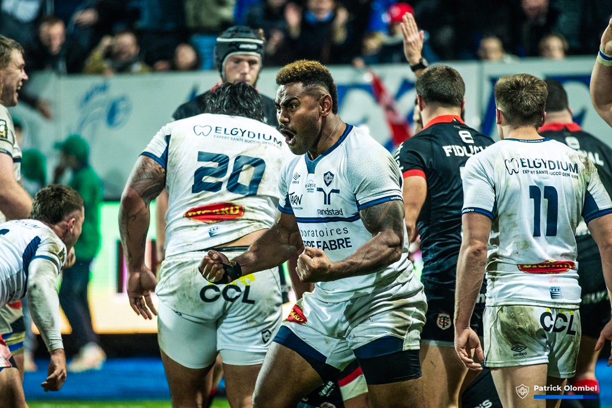 CastresRugby's tweet photo. 𝙊𝙣 𝙣𝙚 𝙨'𝙚𝙣 𝙡𝙖𝙨𝙨𝙚 𝙥𝙖𝙨 😍

Bon dimanche la #TeamCO ! 💙🤍 https://t.co/GRrTwWbo04
