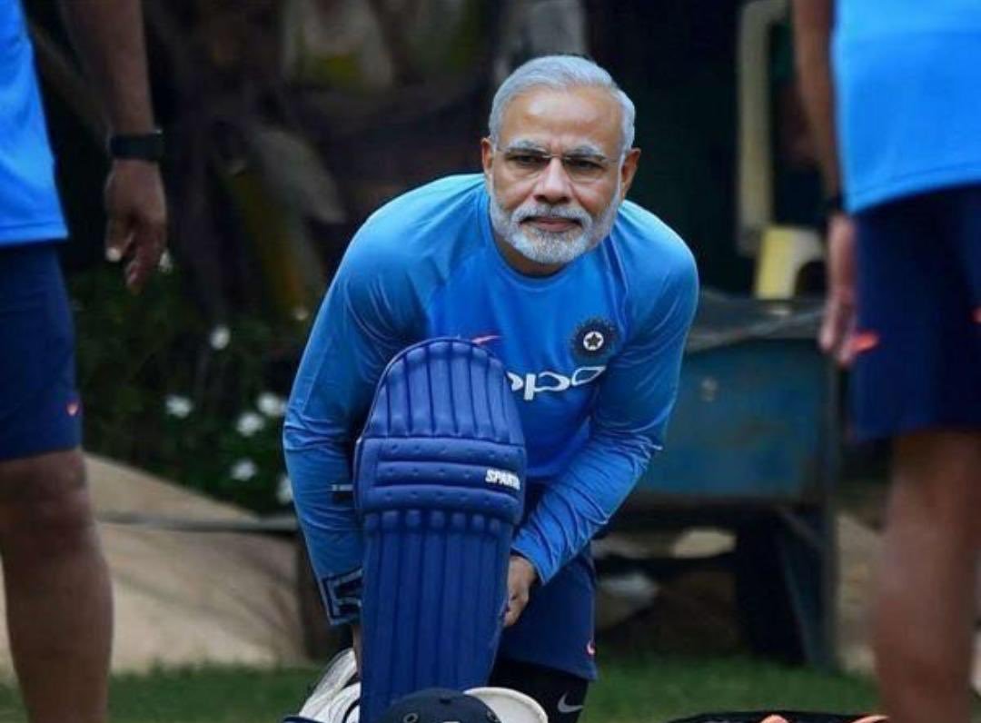 Harsh_humour's tweet photo. Only batsmen who can save India now. #INDvsAUSfinal https://t.co/bGkKKTDnBT