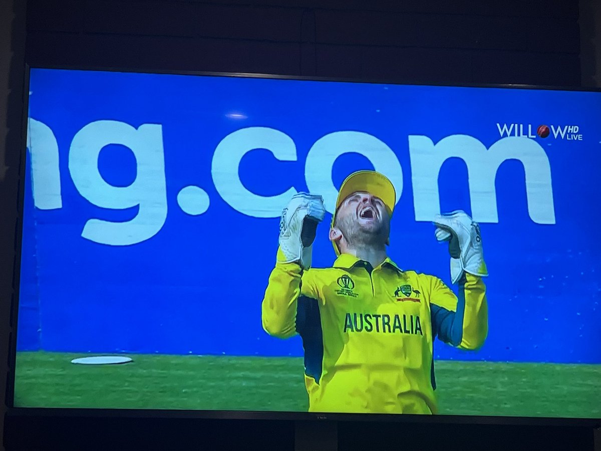 Scrollify's tweet photo. When life goes wrong :((( #INDvAUS #icccricketworldcup2023 https://t.co/Mrty47LCrI