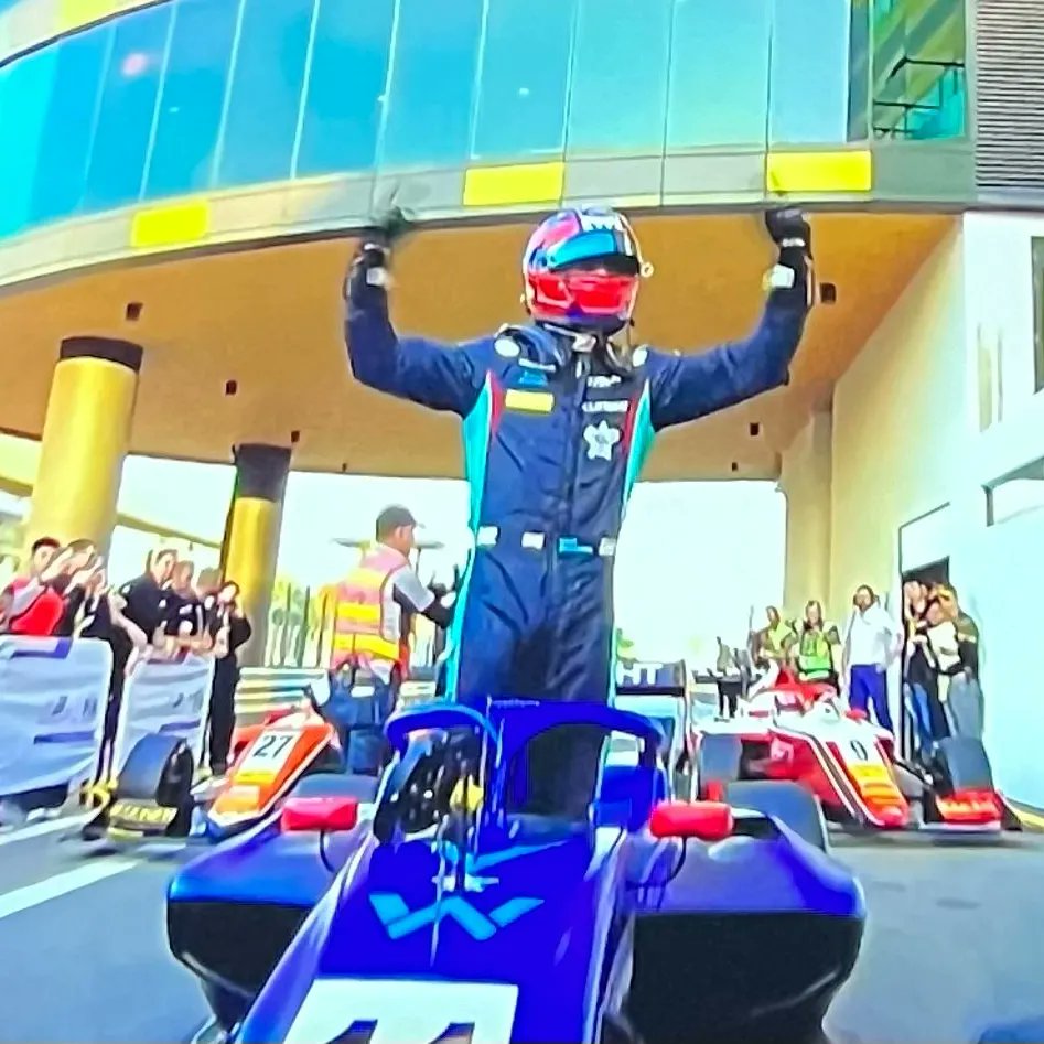 Congrats to Luke Browning
Macau GP winner
Pole position
Fastest lap
Qualifying race winner
<a href="/LukeBrown1ng/">Luke Browning</a> 
<a href="/HitechGP/">Hitech</a>