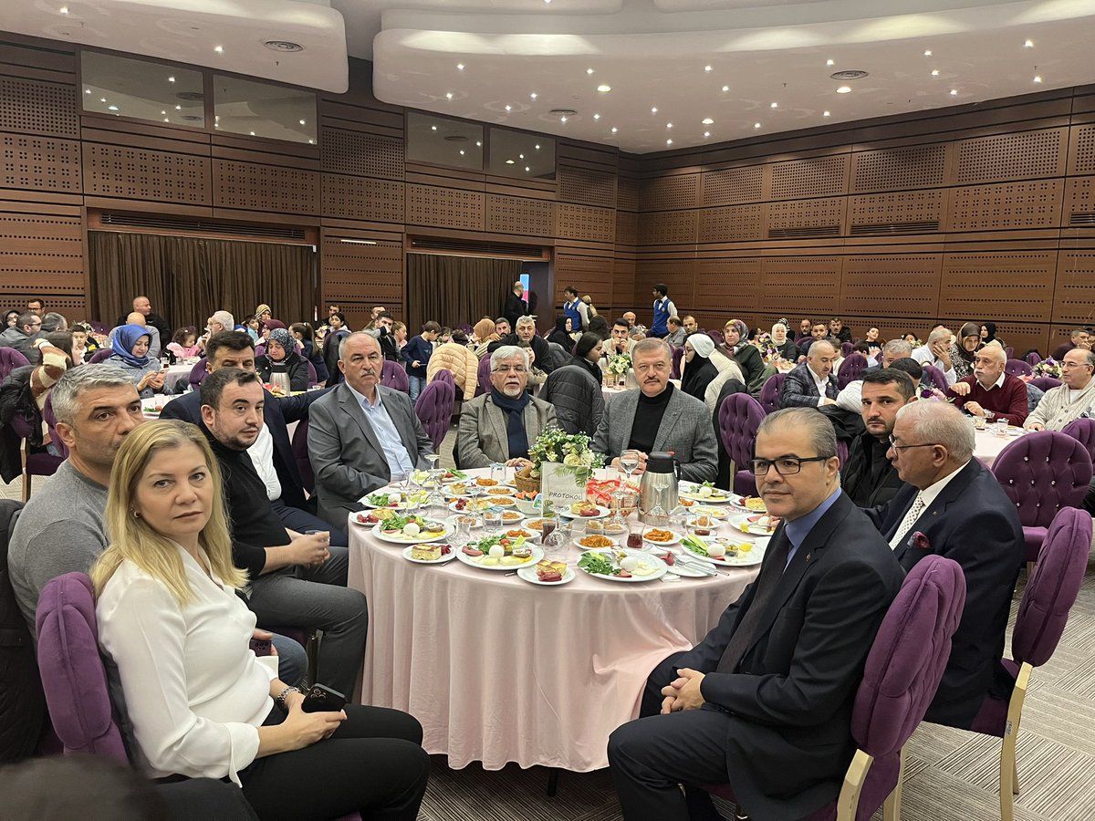 SIDDIK_OZGENC's tweet photo. Sinop Dernekleri Federasyonu Küçükçekmece Bölge Başkanlığımızın düzenlemiş olduğu kahvaltı programına katıldık.
Tüm bölge derneklerimize eğitime verdiği katkılardan dolayı çok teşekkür ediyorum.
#Sindef https://t.co/8BsFm8IAae