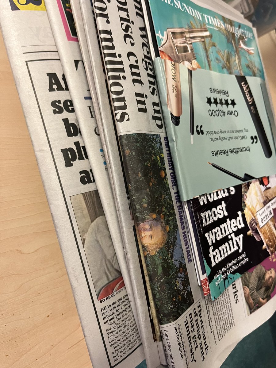 AmandaFBelfast's tweet photo. Big welcome from Pudsy for us this morning! We’ll be on BBC Radio Ulster @bbcradioulster #SWSR from 11am-1pm talking through the newspapers and some other great stories. I’ve sorted breakfast for us @AlexKane221b LISTEN on BBC Sounds here: https://t.co/53OKlljLBu #buyapaper https://t.co/oedf37dBAN