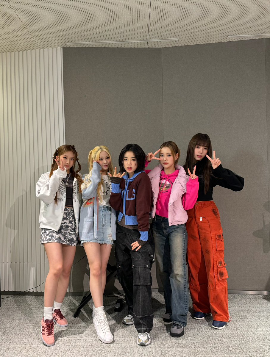 [🔔]
231119 Ktown4u 영통 팬사인회 순서
정선혜-위연정-지아나-도은-한지은 💕

#YOUNGPOSSE #영파씨 #ヤングパシ
#MACARONICHEESE #MACARONI_CHEESE