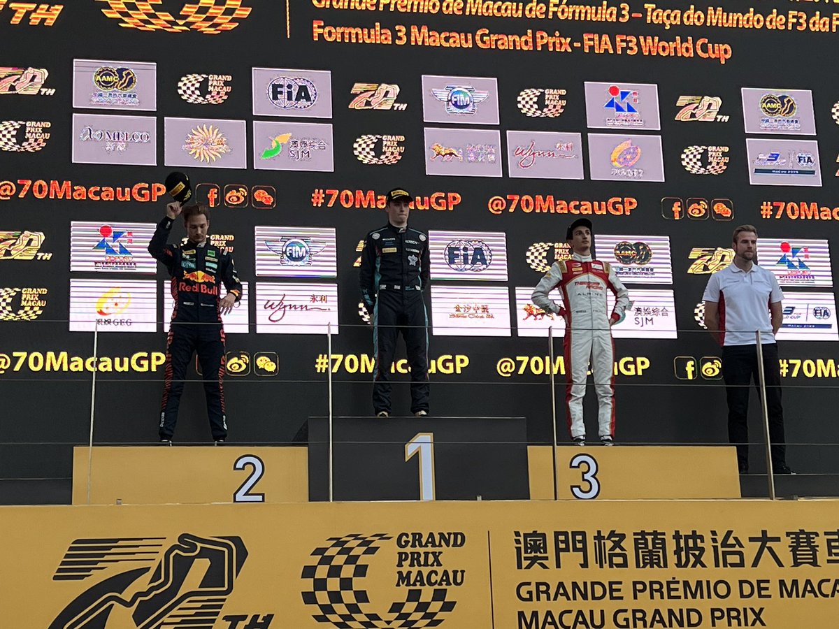 He give it all. All.
Bravo <a href="/MiniGabriele/">Gabriele Minì</a> 👏
#MacauGP #F3