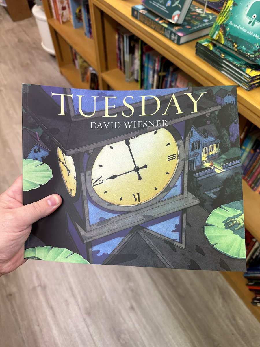 sbutlerbooks's tweet image. Working in a bookshop introduces you to a squillion weird and wonderful books you’d never have found otherwise.

Tuesday by #DavidWiesner is a wordless picture book about a night when hundreds of frogs go out for a joyride on flying lillypads. Brilliantly bonkers and I love it 🐸