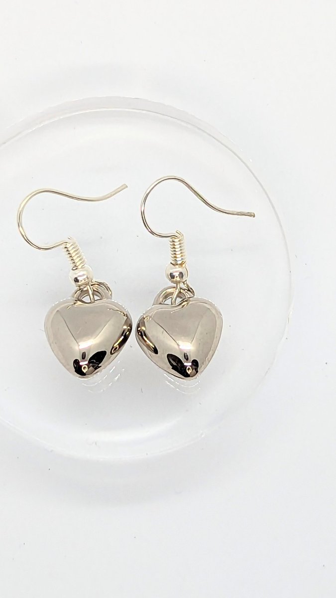 BethsUniqueBead's tweet photo. Find a gift for someone you love or just have a good ole browse! 

https://t.co/xN56OyByTA

#thingstodotoday #SundayMorning #sundayvibes #SundayMotivation #SundayFunday https://t.co/X5wtExYqjI