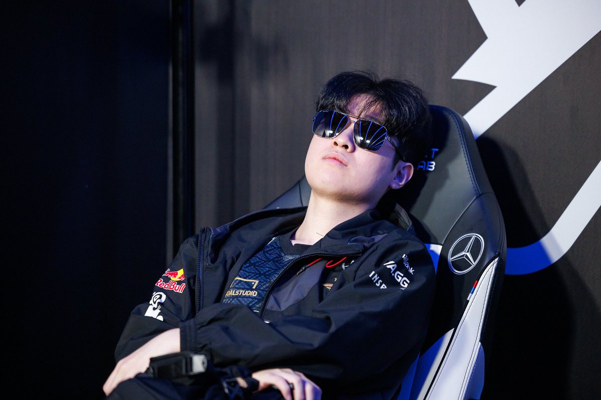 Zeus carreando la primera partida

#Worlds2023