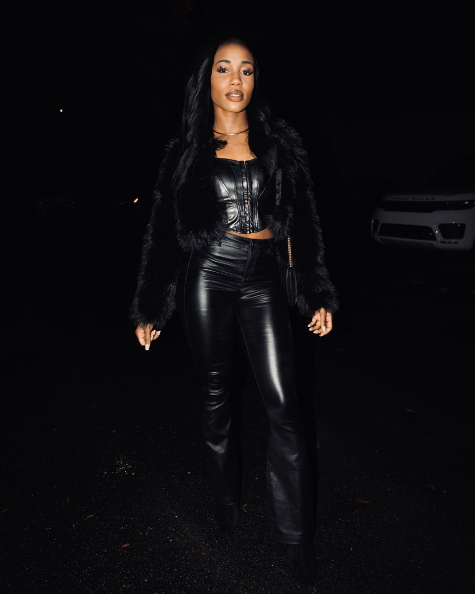 NewNorthWill's tweet photo. Captures of @simplytonefit at @ToyaWright’s #Friendsgiving dinner event ✨🎬🎥 https://t.co/RKtvqGteZF