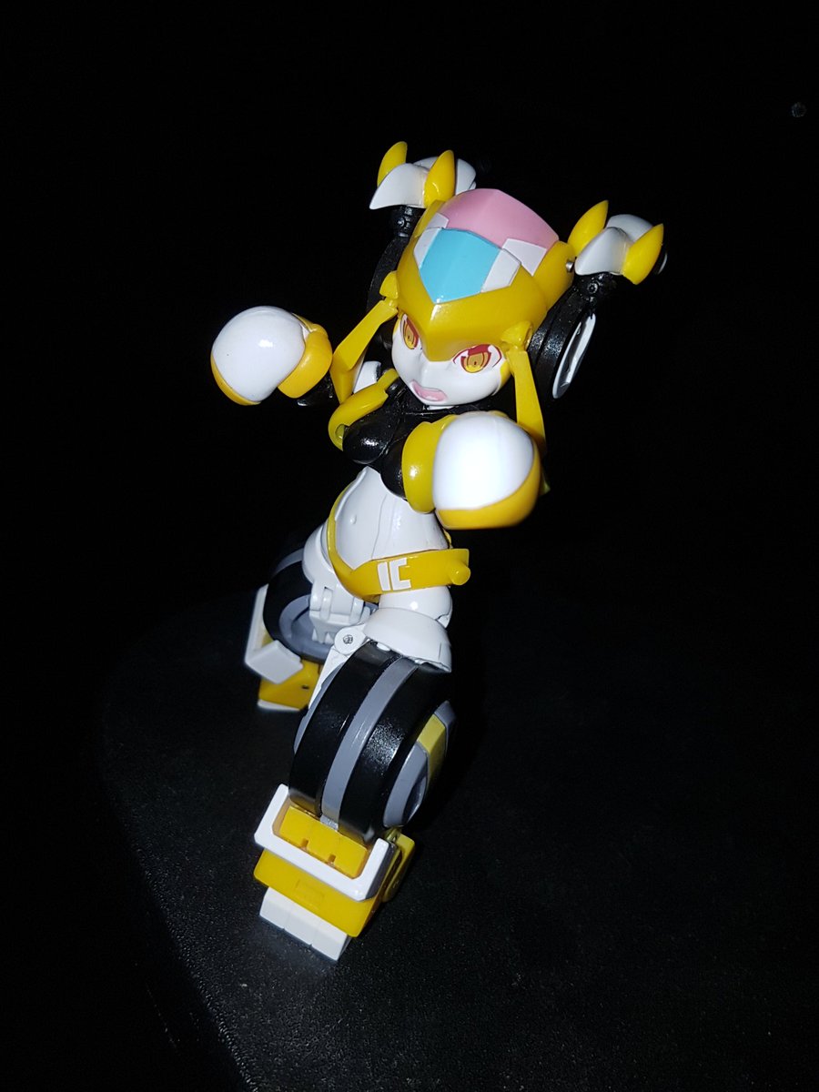 TheLocalBard's tweet photo. Lightning punch!
#BigFirebirdToy #MagicHenshin #Thunderlight #RobotGirls #ToyPhotography https://t.co/gzOxEhNh9G