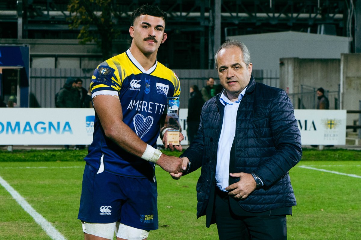 ZebreParma's tweet photo. π Giacomo Ferrari Γ¨ la #ZebraDelMatch vs @Cardiff_Rugby
10 cariche, 9 placcaggi, 1 turnover vinto per il terza linea, premiato dal Capo della Segreteria politica della Presidenza della @RegioneER Giammaria Manghi al termine dello #SportValleyMatch
#WeAreZebre #BKTURC #ZEBvCAR https://t.co/hFwb35lSib