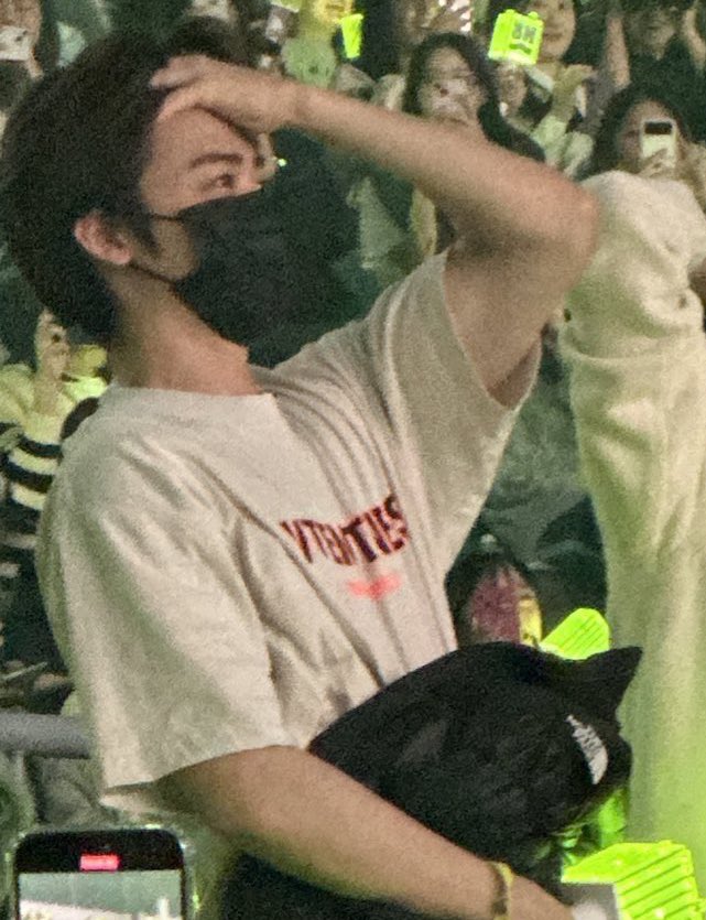제제 •͈౿•͈ tweet media