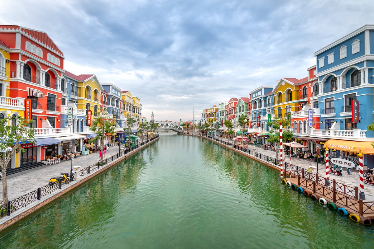 awanderertrip's tweet photo. Colors of life: Phu Quoc - Vietnam
Phu Quoc is a destination that captivates the senses and leaves a lasting impression. Its natural beauty, warm hospitality, and diverse experiences make it a truly enchanting getaway. https://t.co/HLQ0Y3aTAb