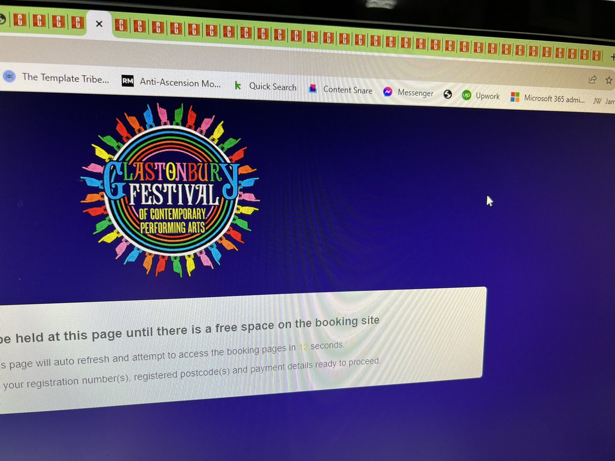 How many tabs do you have open right now ? 😳 #Glastonbury
