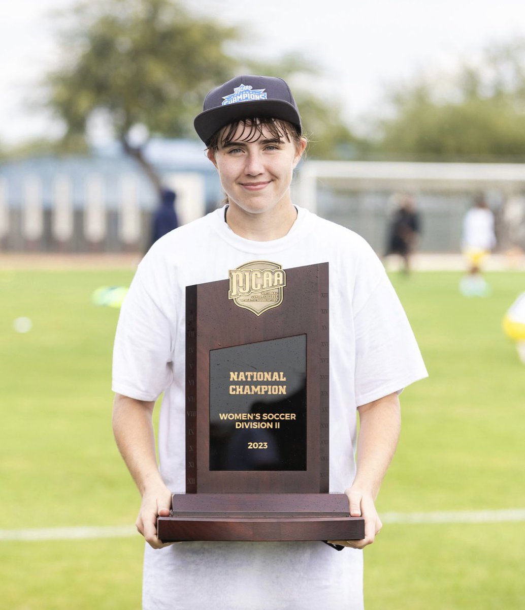 🏆 | 𝗡𝗔𝗧𝗜𝗢𝗡𝗔𝗟 𝗖𝗛𝗔𝗠𝗣𝗜𝗢𝗡!!

A 𝙝𝙪𝙜𝙚 congratulations to Go 2 College Soccer client Gemma Whitchurch🇬🇧 and her Jones College team who were crowned NJCAA National Champions yesterday.

Gem scored the first goal in a comprehensive 3-0 win to bring home the national