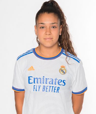 FonsiLoaiza's tweet photo. La futbolista Ari Arias denunció al Real Madrid por abuso de poder y acoso laboral por parte de David Aznar y Ana Rosell, íntima amiga de Vilda. Los medios lo ocultaron. Le dieron la carta de libertad y fichó por el Barça. Hoy ha sido convocada para el Clásico contra su exequipo. https://t.co/aghxQDq5Uj
