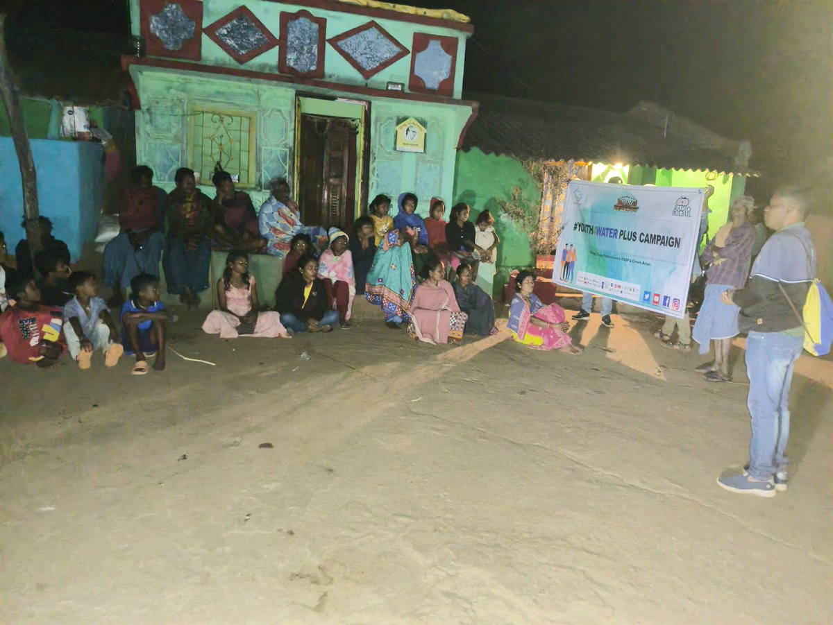 SouthSova's tweet photo. To mark the " World Toilet Day" , Radio Dhimsa has organised it's 2nd Narrowcasting session at Majhiguda village to raise awareness on hygienic practices and the use of toilet.
#Youth4WaterPlusCampaign
@RadioBulbul https://t.co/SVjHnFNAbn