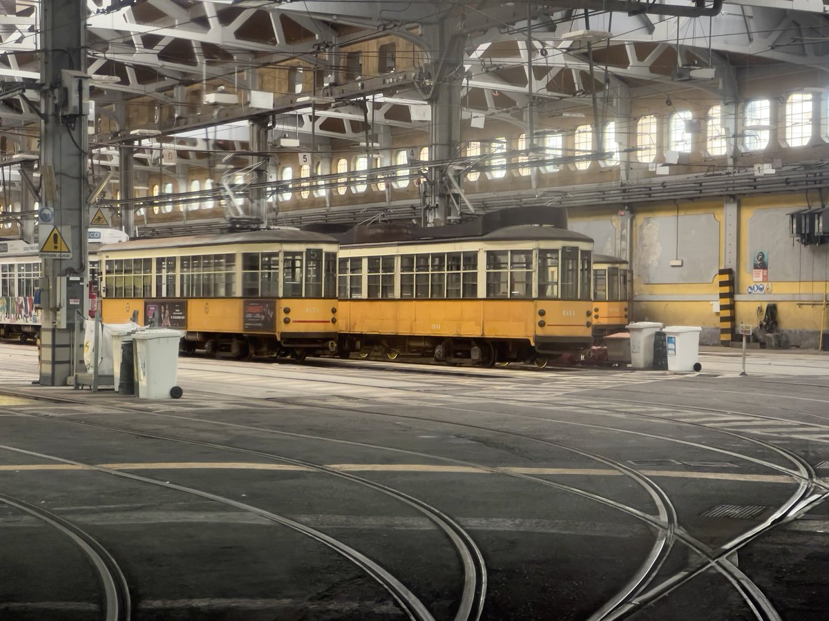 tramathon's tweet photo. When you visit ATM #Milano every year and spend 3 golden #November days at the #tram network and of course you just have ๐ธeyes for the incredible #PeterWitt cars ๐
๐ค๐ค๐#LOVE https://t.co/mUflDJzsXZ