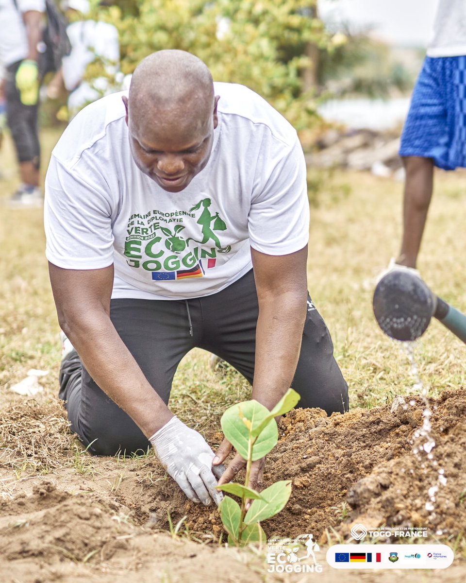 CdpTogoFrance's tweet image. Félicitations @yamafredt président du Cdp togo france pour le geste symbolique !
@Franceautogo