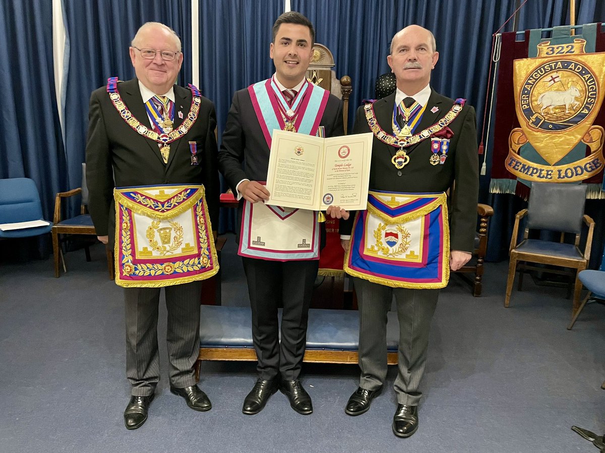 PresidentMBF's tweet photo. Very pleased to present W.Bro. Simon Athwal, WM of Temple Mark Lodge No. 322 in the Province of Kent, with a Grand Master’s Keystone Fund collarette, jewel &amp; button at Oakley House, Bromley, last night. Many thanks to the lodge for their support. #MBF @MarkMasonsHall https://t.co/EPhR6xH21D