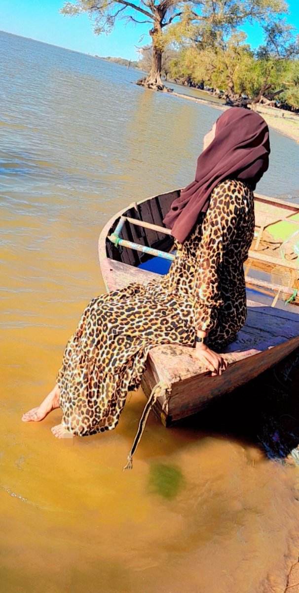 أن تكون خطواتي آمنة.. الا أسقط... أن أسير طويلآ الي طريق أحبه واشعر فيه بالرضا🌷