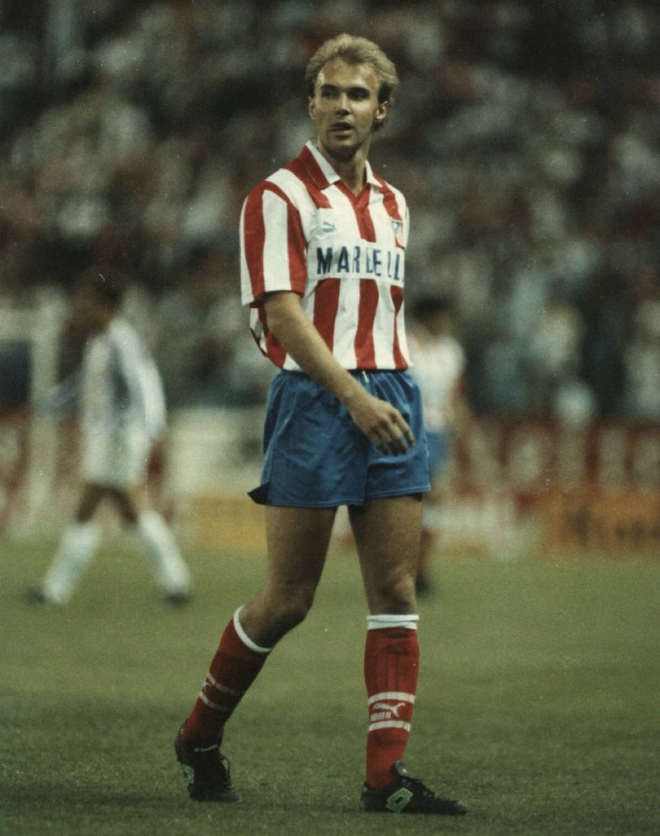 voltasport's tweet photo. 🇦🇹 Gerhard 𝗥𝗢𝗗𝗔𝗫
📍 Tattendorf, 29/8/1965
🙏🏻 Traiskirchen, 16/11/2022
🏟 Delantero 🌍 @oefb1904 (20)
👕 @FCAdmiraWacker @Atleti @skrapid
Destacado delantero austríaco de los 90, Bota de Plata 1989/90 tras una gran temporada en el Admira Wacker fichó por el Atlético. #AUT https://t.co/PMoDDwRw0j
