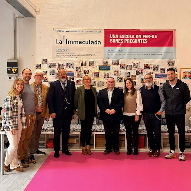 afalaimmaculada's tweet photo. Welcome!: Pleased to welcome members of UK education networks Unity Education Trust and University of Sunderland, interested to know how we manage our learning ecosystem with NetEdu Project Schoolweavers. 

  https://t.co/xHgzwpil2R post @LaImmaculadaVD https://t.co/qVv2ZjGWIM
