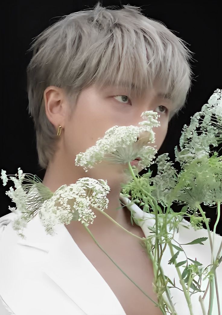 برای بالا بردن ارزش تجاری نامجونی ریپ و ریت بزن آرمی 
#RM #방탄소년단RM #김남준 #BTSRM