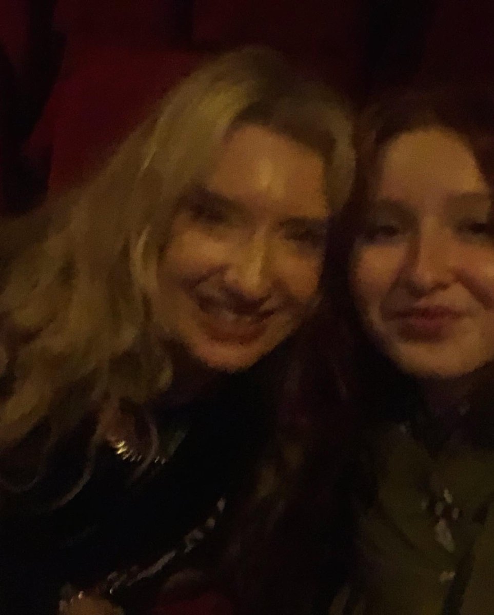 MelanieMasson1's tweet photo. A brilliant girl’s day out with my gorgeous girl yesterday. Shopping at Portobello market and a look round my old haunts where I used to live then a yummy Thai buffet, then we watched the amazing movie Saltburn.Night bus home with some dirty fries! #mummydaughtertime https://t.co/MIVoZs1Yjt