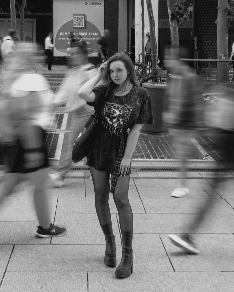 Heute gibt es einen tollen Dr. Sommer Stream mit der einzigartigen <a href="/MinusElf/">Jasmin</a> ❤️ also falls ihr anonym auch etwas beitragen möchtet, dann ab in den Stream ✨ twitch.tv/feedeline
