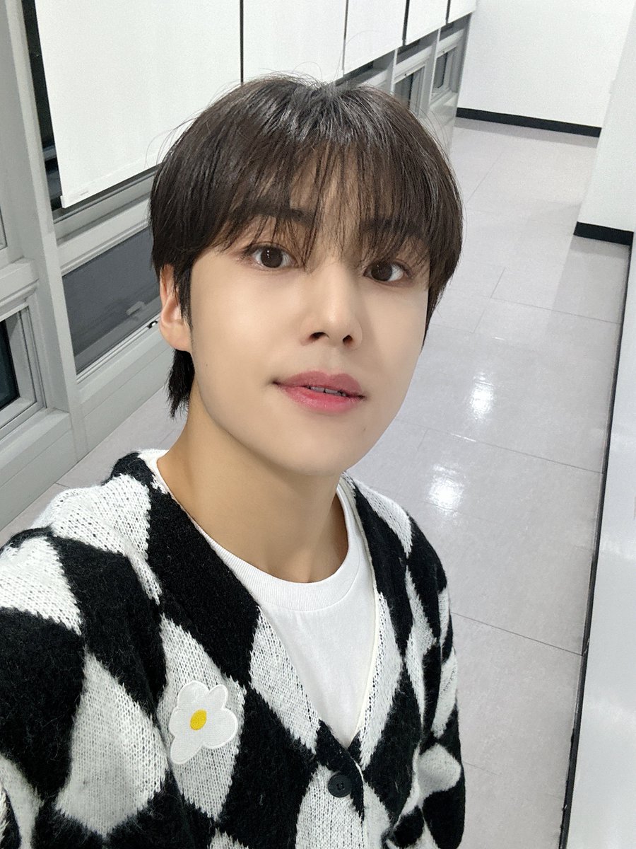 편안한 일요일 밤 되세요🙏

#은상 #EUNSANG