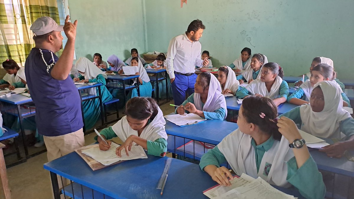 HamidKysar's tweet photo. A nation is blind without education. Today, i had a visit to the feasible students who get financial support from #YASID for education purpose. They sat for Annual exam at the school. https://t.co/eogFm6GXJ3