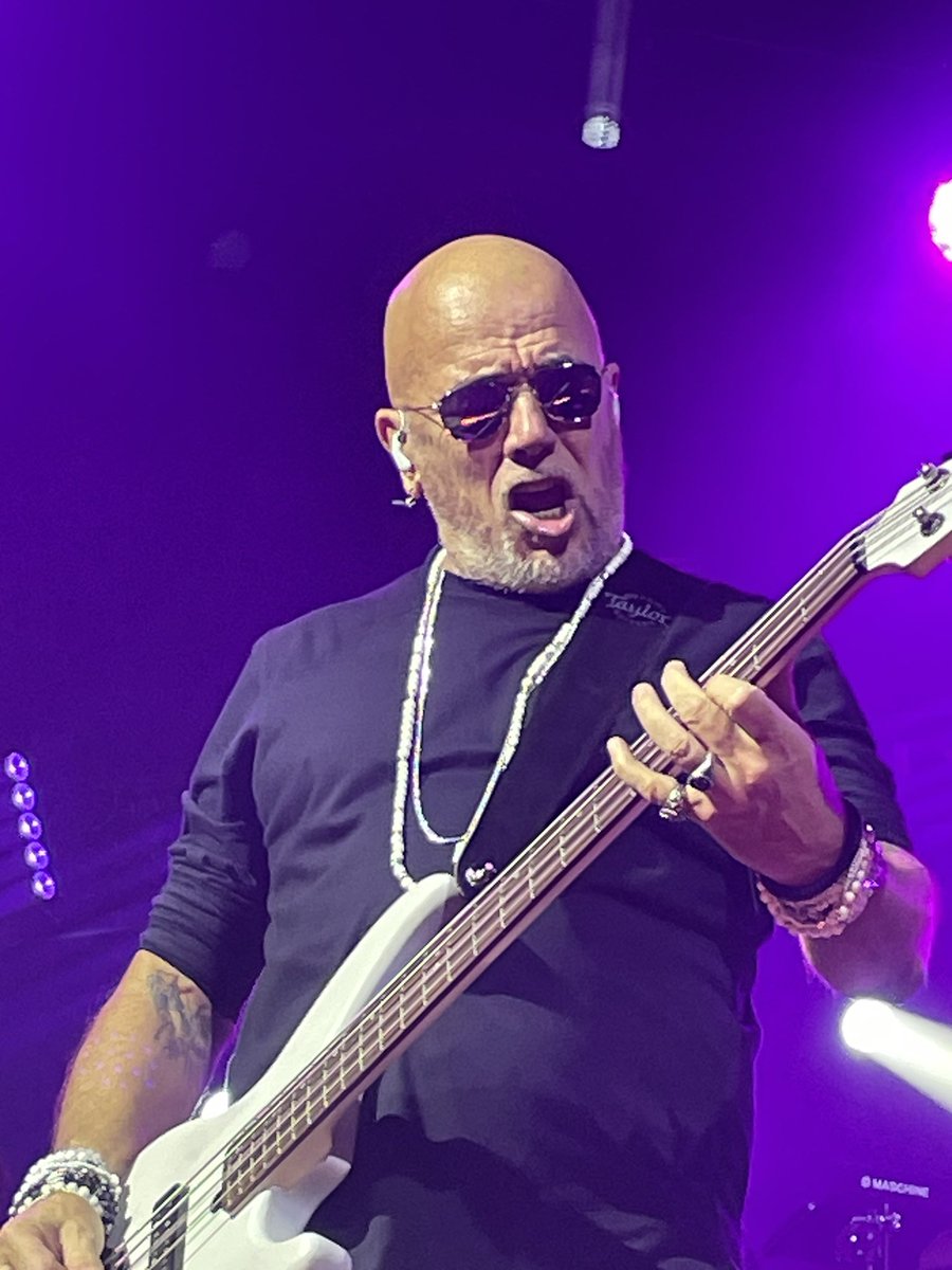 chloe70230's tweet photo. @ObispoPascal  merci 🤩 #dijon #30ansdesucces https://t.co/7XGftPNdg5