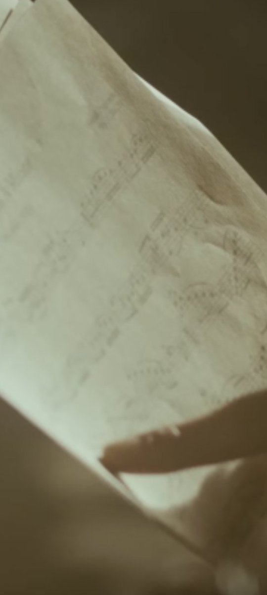 vaewness's tweet image. ทุกคนมุงด่วนค่ะ😱 ซีนเล่น violin นี้ของจูชานมันเป็น Easter egg ถึงสเตจ WANNABE ตอนไปออก Road to Kingdom จริงๆ ด้วยยย เนื่องจากโน้ตเพลงที่จีบอมถือเป็นโน้ตเพลง 24 Caprices ของ Paganini เบอร์ที่จูชานเอามาเล่น Sampling ค่ะ!!! 🎻

#GoldenChild #골든차일드
#Feelme #Feel_GNCD