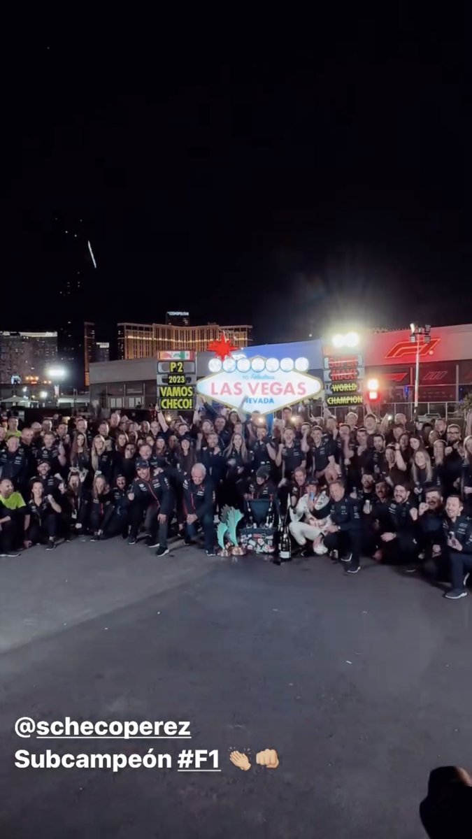 THEY DID A TEAM PIC WITH A SIGN CELEBRATING CHECO’S P2 😭😭😭💗💗💗💗💗💗

📷: @/memorojas15 on ig