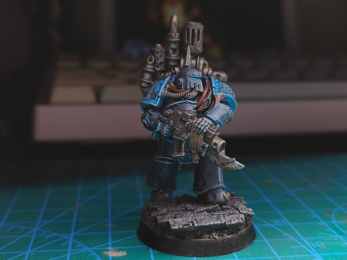 I've watched a lot of videos about miniature paintings lately and learned some cool techniques.

Also I can feel (and see) my improvement every time I paint; so proud of myself!

Hope you like this one ^^

#WarhammerCommunity #miniaturepainting #PaintingWarhammer #GamesWorkshop