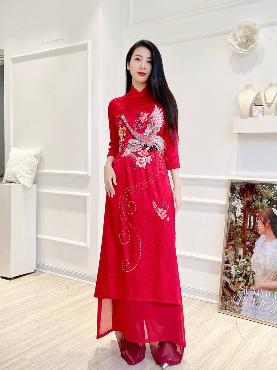 LouisaSignature's tweet photo. Ms. Mai Phuong -📷 Tʜᴀɴᴋs ғᴏʀ ʙᴇɪɴɢ ᴏᴜʀ ʟᴀᴅɪᴇs !
Event dress &amp; Engagement stay
#Louisa #Cwnfts #nftsfashion #Bnbchain #Cworld #Crypto #Nfts #Aodai #Vietnam #fashion https://t.co/byQoYUe1fU