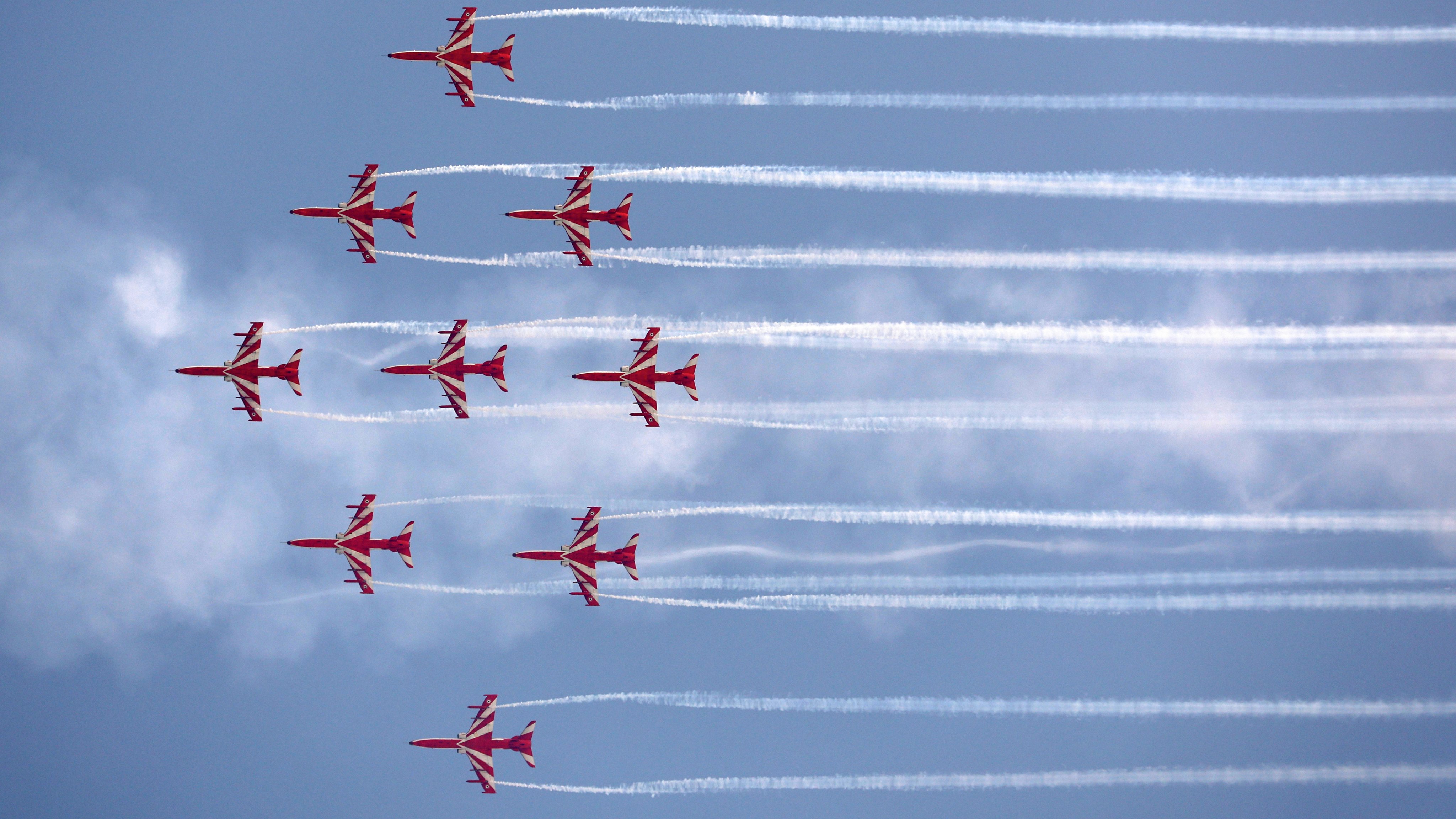 अहमदाबाद में वायुसेना के विमानों ने मैच से पहले आसमान में दिखाया शौर्य - Air force planes showed bravery in the sky before the match in Ahmedabad