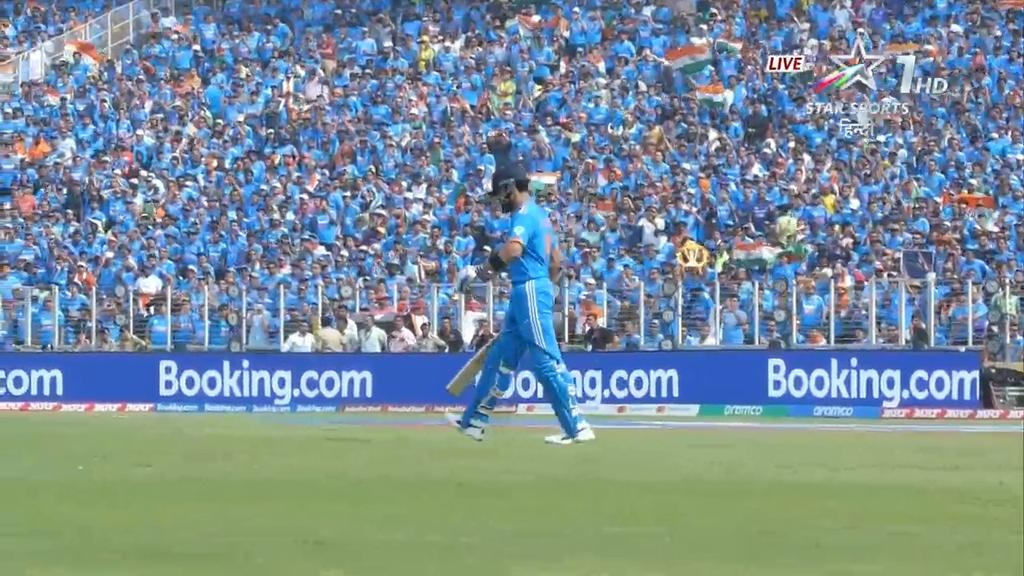 Crickstore's tweet photo. When the stage is big, King Kohli steps up! Classic 50 from the maestro! 👑❤️

#ViratKohli #INDvsAUS #CWC23Final #Crickstore https://t.co/LKRd8yC4ex