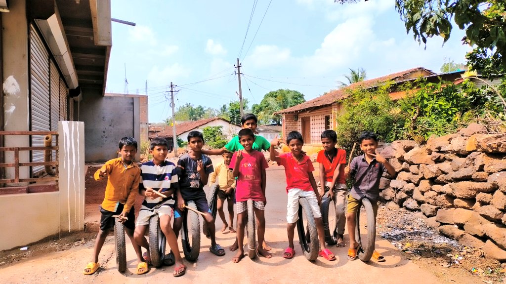 marihallibrary's tweet photo. “ಬಾಲ್ಯವನ್ನು ಆನಂದಿಸಿ ಬೆಳೆಯುತ್ತಾ ಸಾಗಿ”
ಅಭಿಯಾನ.
ಬಾಲ್ಯದ ದಿನಗಳೆಂದರೆ ನಮ್ಮ ಜೀವನದ ಅತ್ಯಮೂಲ್ಯ ಕ್ಷಣಗಳು. 'ಬಾಲ್ಯವೇ ಮತ್ತೆ ಬಾ...' ಎಂದು ಮನಸ್ಸು ಹೇಳುತ್ತದೆ. ನಮ್ಮ ಸುಮಧುರ ಬಾಲ್ಯದ ನೆನಪು ಈಗಲೂ ಕಾಡುತ್ತವೆ.
@readingkafka @mopr_goi @PriyankKharge @AqefAdhyayan
#library
#memories #GetChildrenReading https://t.co/6CBhiWjS6P