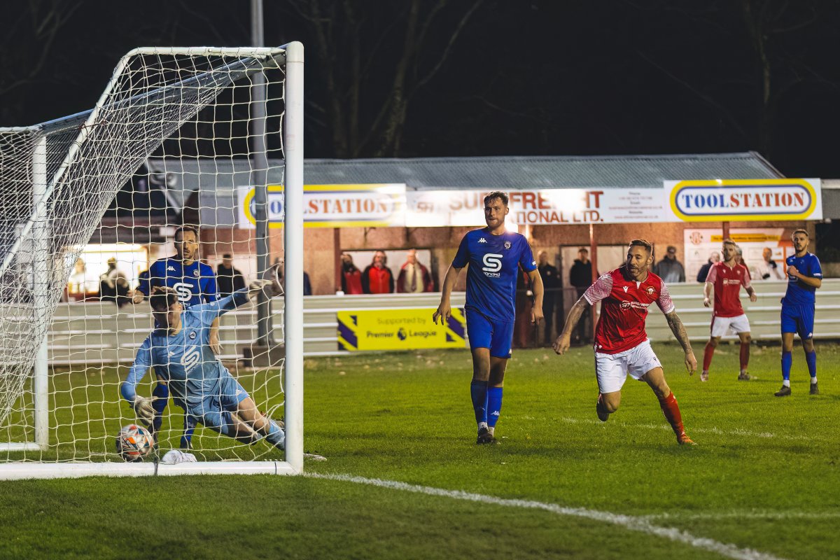 ThackleyAFC's tweet image. MATCH PHOTOS 📸

Thank you once again to Martin Taylor at @shotbybamboo for these fantastic matchday photos from our draw yesterday 🆚 @CampionAFC 

The full set are available on the #ThackleyAFC Facebook page

A big thank you again to the 303 also in attendance 👏