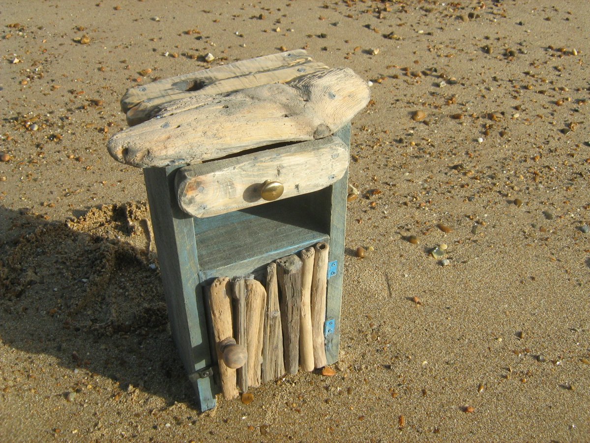 jonnyald's tweet photo. down at Felixstowe beach #dog #relic #seametal #walkers #driftwoodcabinet #imadeit #etsy #shop #forsale #lifesgreat #suffolk #coast https://t.co/DQifPHsFos