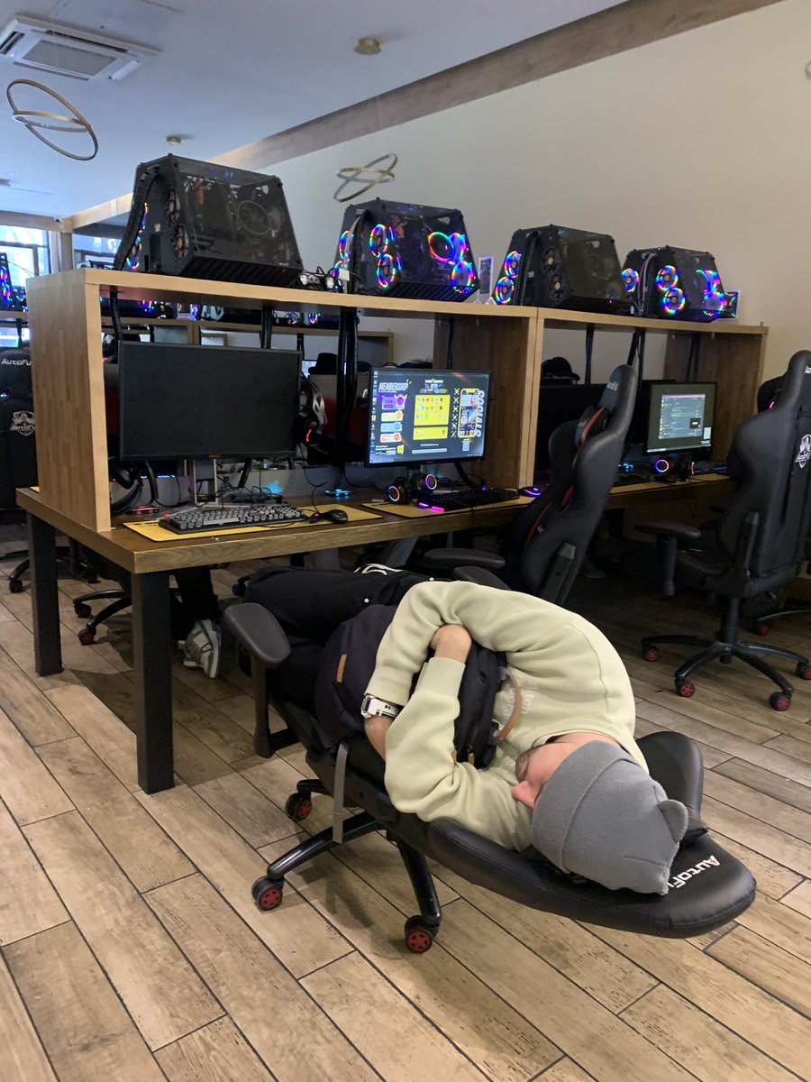 SideQuest_Hub's tweet photo. mood after our all-nighter finals pre-party 🤣 https://t.co/xTsTqg0L6q