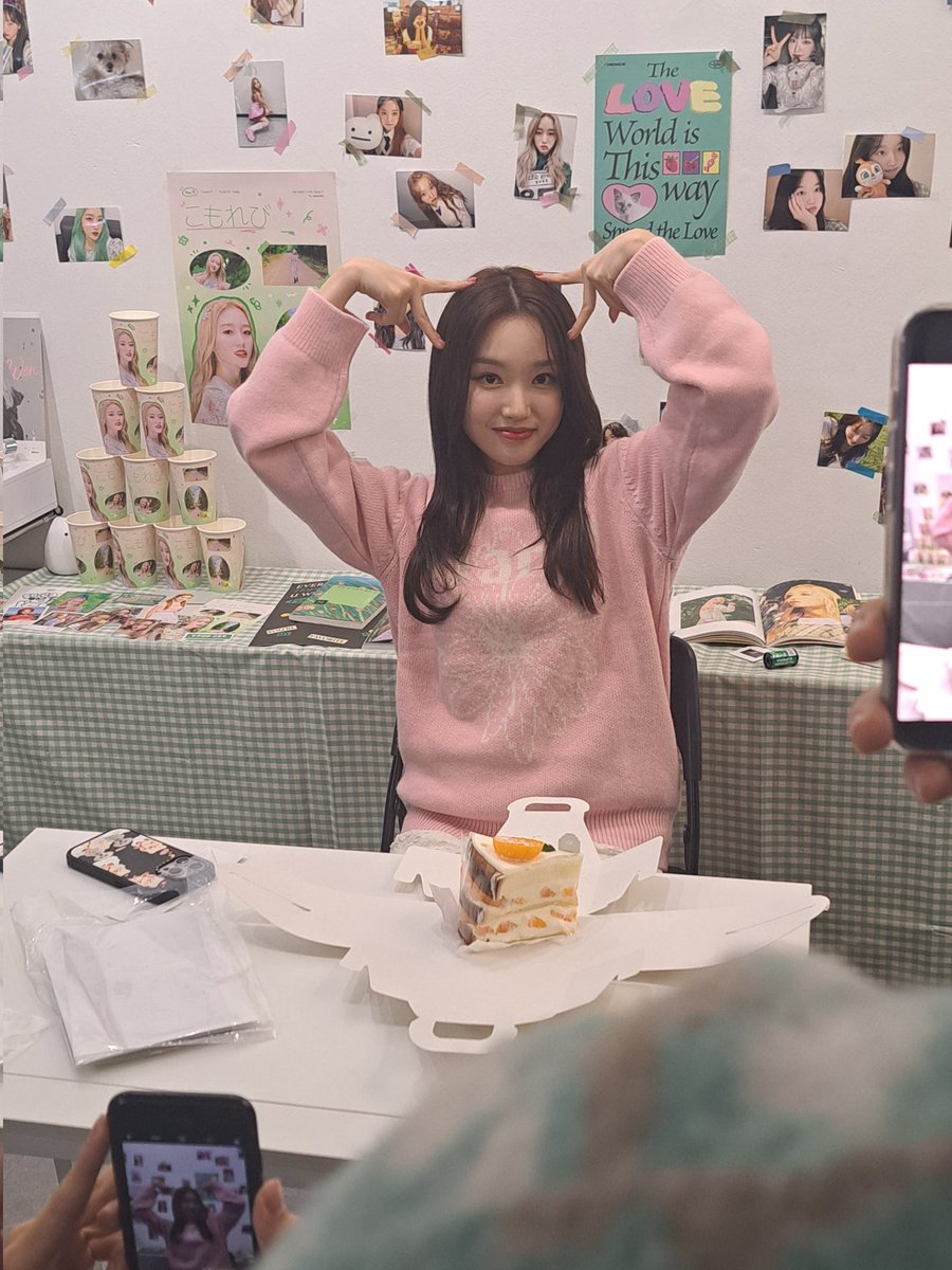 Orbit_Hasu's tweet photo. 카페도 예쁘고 고원이도 예뻤어요 고원아 생일 축하해~💚
#고원 #고원공주_생놀ㄱ #나의_초록에게 https://t.co/gjLl033dnW