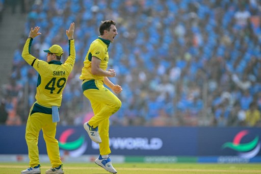 _FaridKhan's tweet photo. Pat Cummins promised he would make the Ahmedabad crowd go quiet and he's done it today. What a bowler 🔥🔥 #CWC23Final #INDvsAUSfinal https://t.co/Ex8zRQKLNW