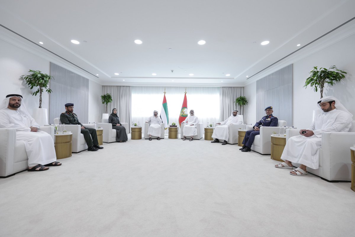 بحضور أخي الشيخ خالد بن محمد بن زايد آل نهيان، أطلقنا المرحلة التنفيذية لمشروع "سرب" الأول من نوعه حيث ستمتلك دولة الإمارات قدرات صناعة التكنولوجيا الرادارية الفضائية وسيتم إطلاق أول قمر اصطناعي راداري ضمن هذا المشروع بحلول عام 2026 … اليوم ندشن مرحلة جديدة في مسيرة قطاع الفضاء