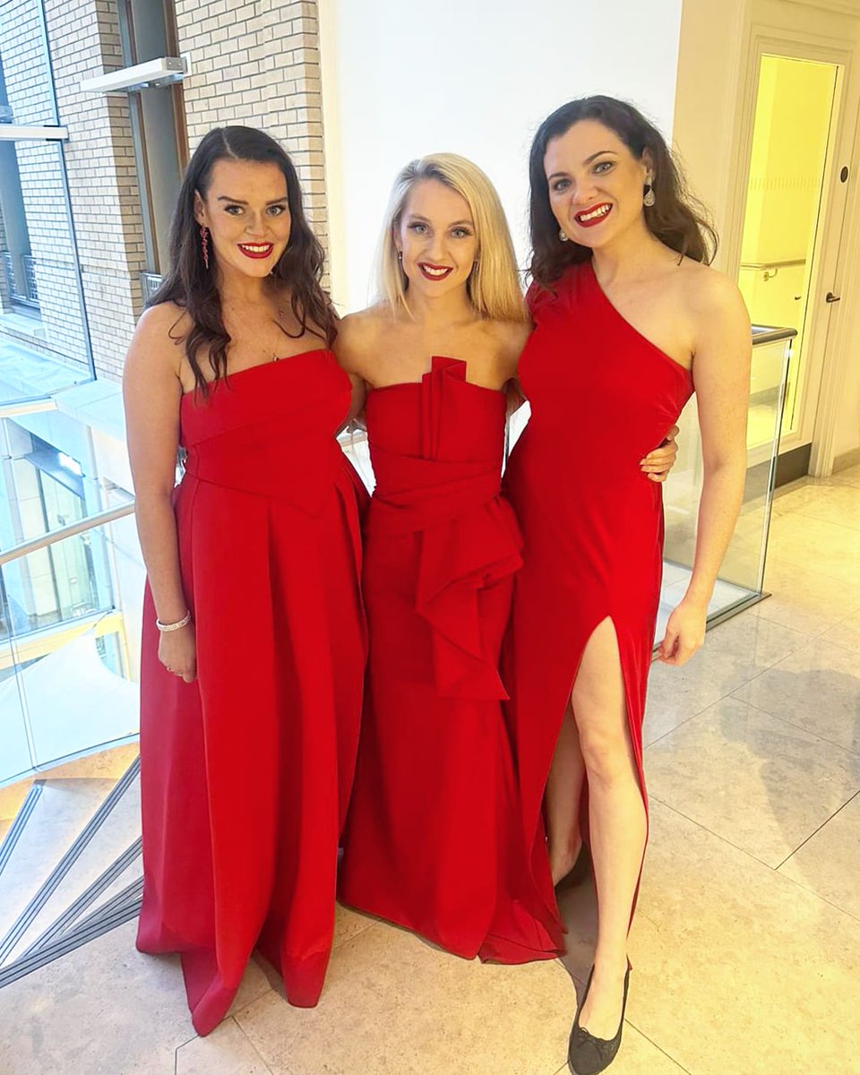 Such a lovely time singing as an Ida-trio yesterday at @kingsroad for the Chelsea Christmas Lights Switch-On, performing some of @IdaGirlsTweets festive favourites ❤️