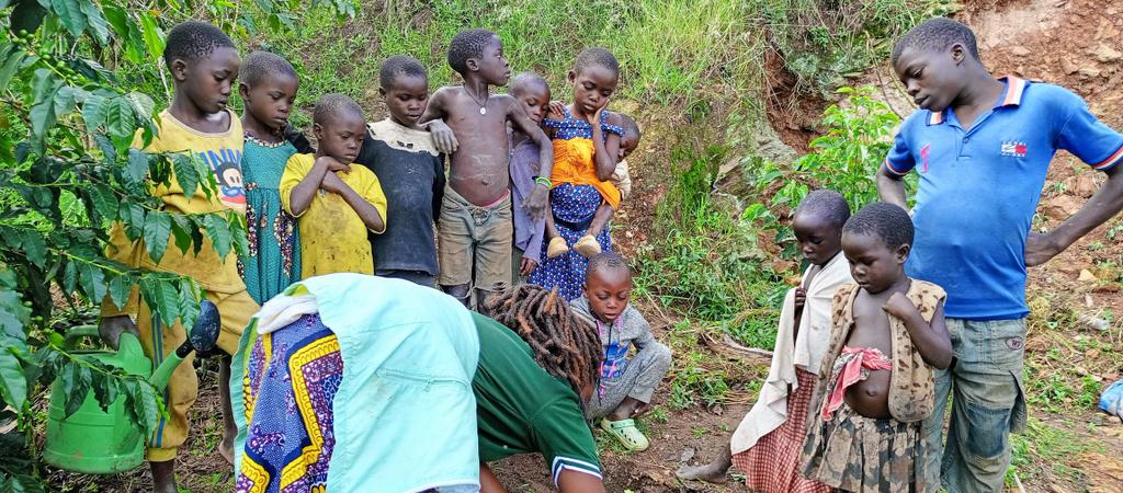 MbungaFor39318's tweet photo. malnutrition and food insecurity is extremely concerning in mbunga,  It is contineously claiming lives of children, breastfeeding child-mothers, and girls, robing their dreams, increasing inequality &amp; eroding the entire community. But this crisis is preventable. join us to help! https://t.co/Hf2Nu0dbd4